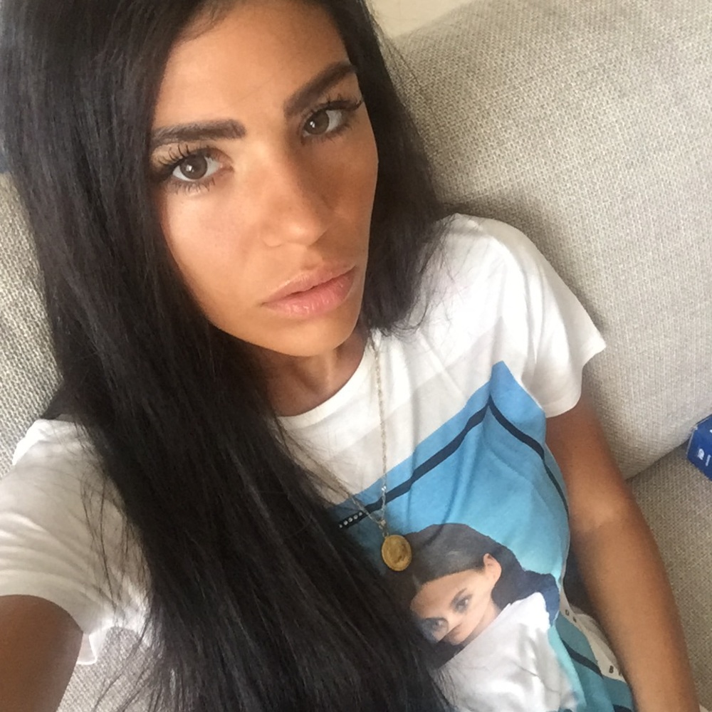 Meet your Posher, Alia